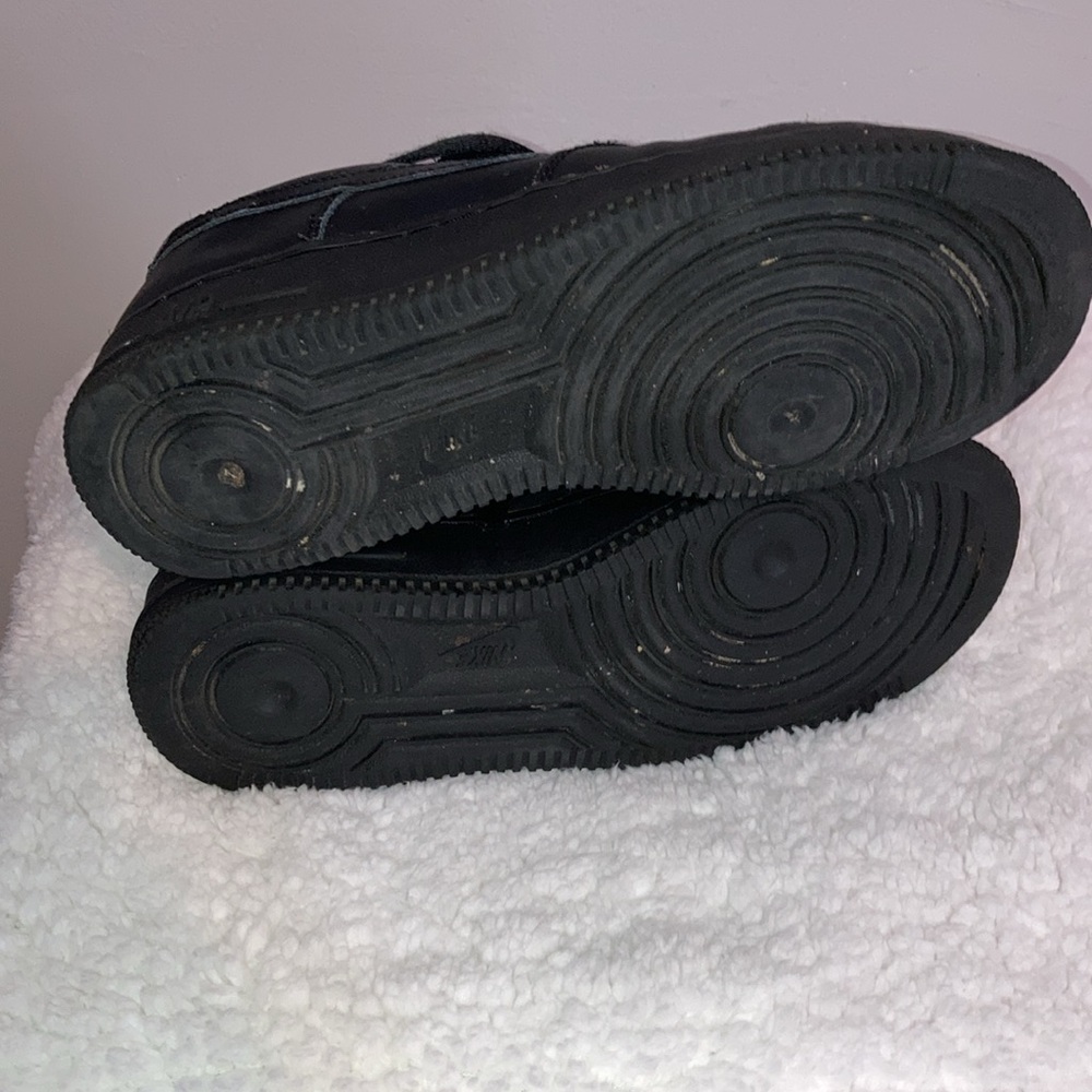 All black Air Force one’s - Picture 7 of 7